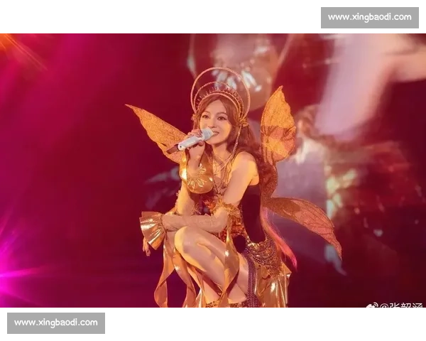 张韶涵重庆开唱，阳台观众隔空应援太暖